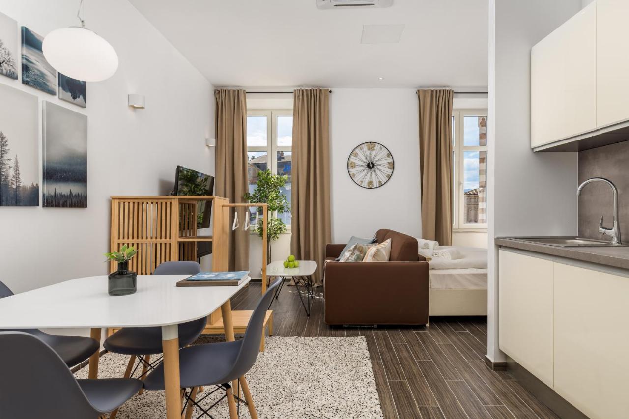 Apartments Harbour View Rijeka Eksteriør billede